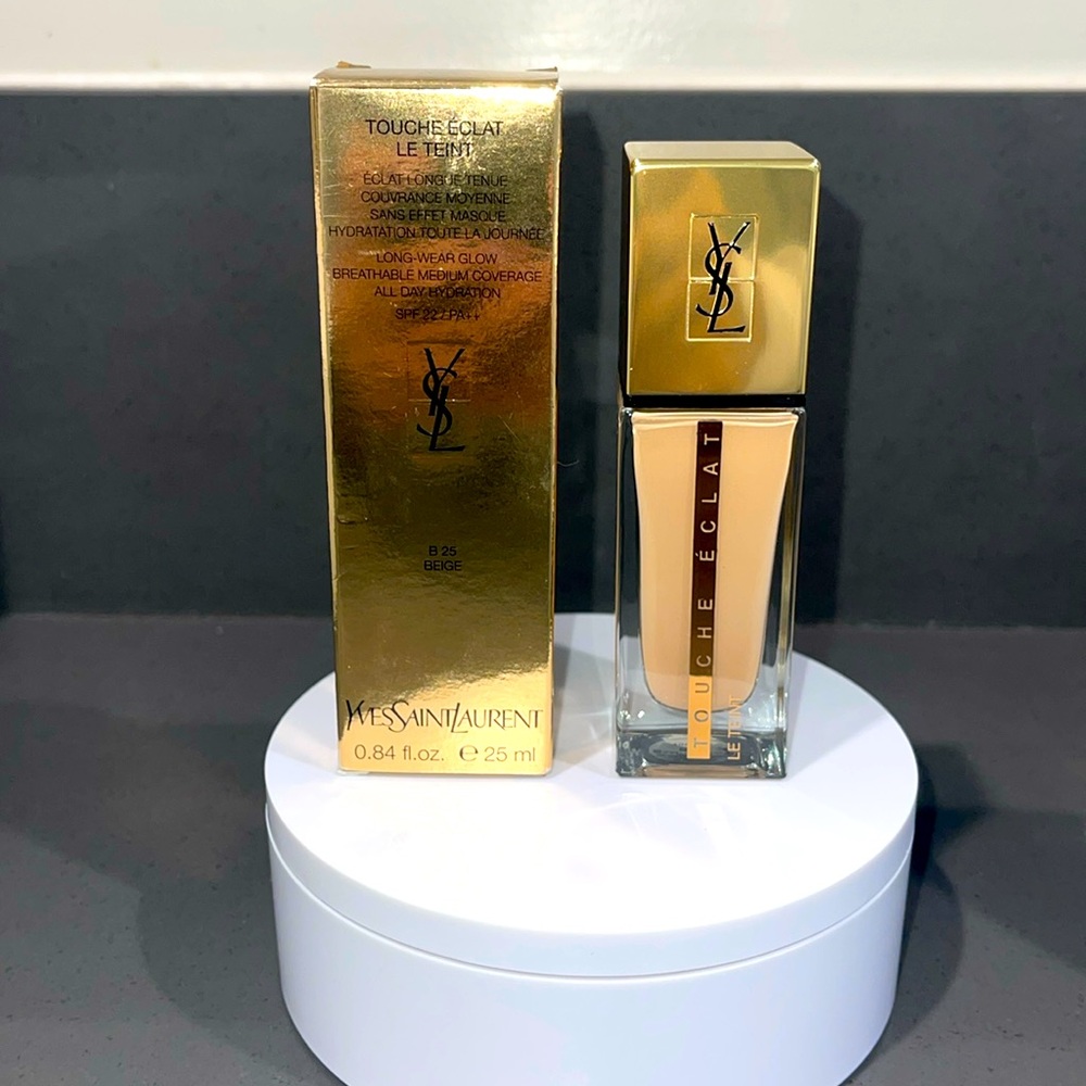 ❤️NEW!!!❤️LONG-WEAR GLOW BREATHABLE MEDIUM COVERAGE ALL DAY HYDRATION
SPF 22.